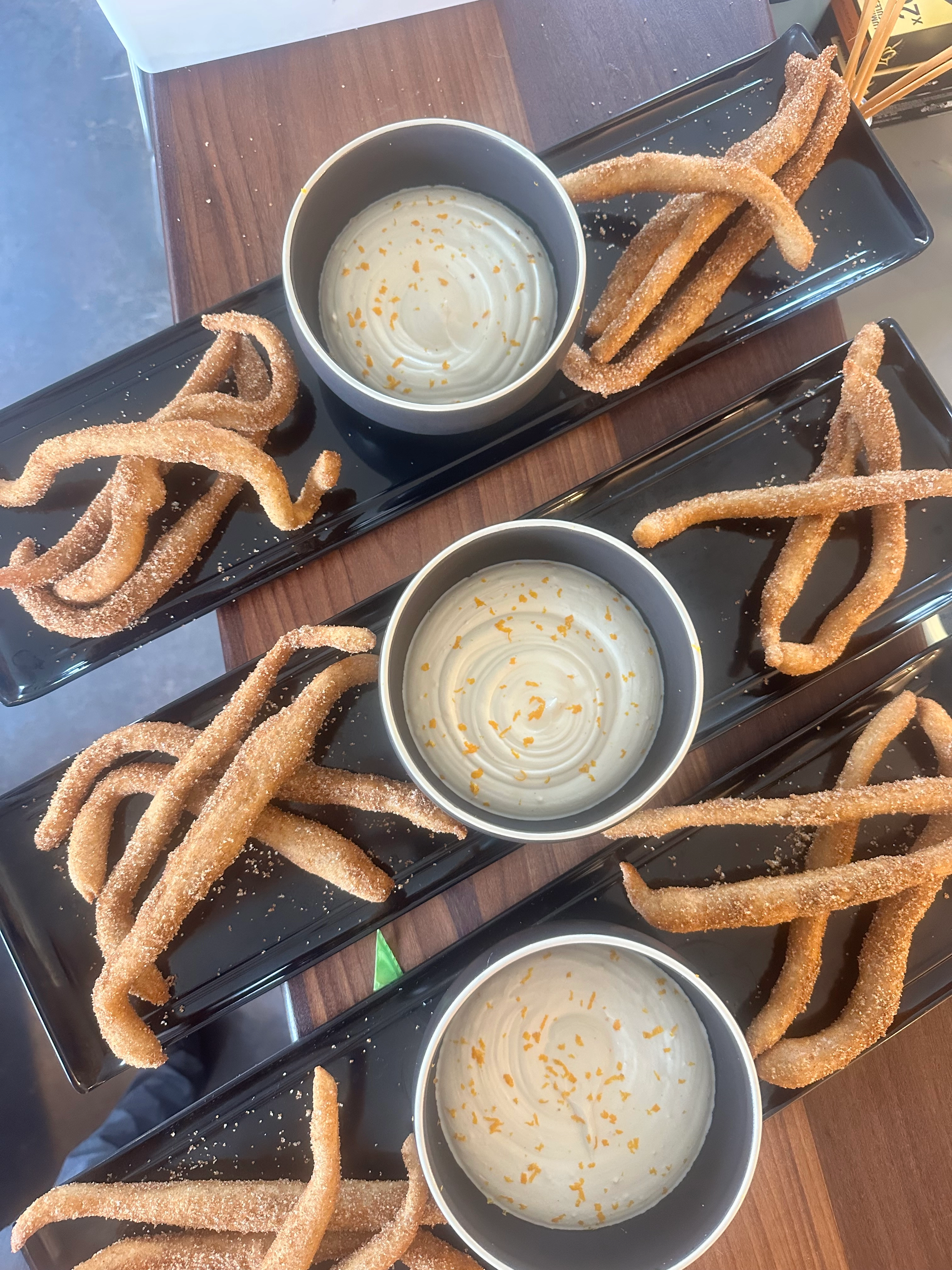 Cinnamon churros met ricottacrème en appelsien