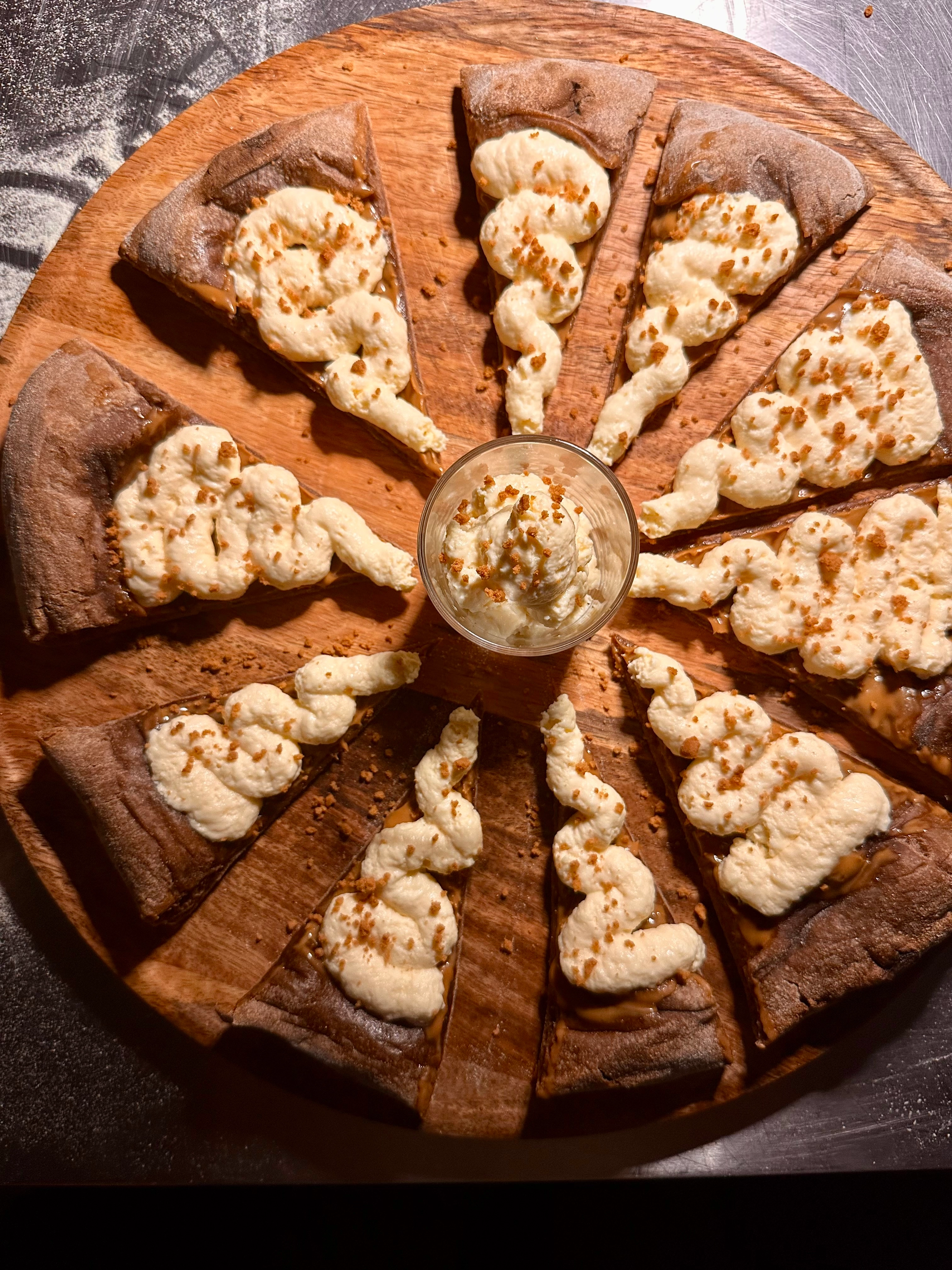 PizzaMisu dessertpizza met mascarpone en crumble