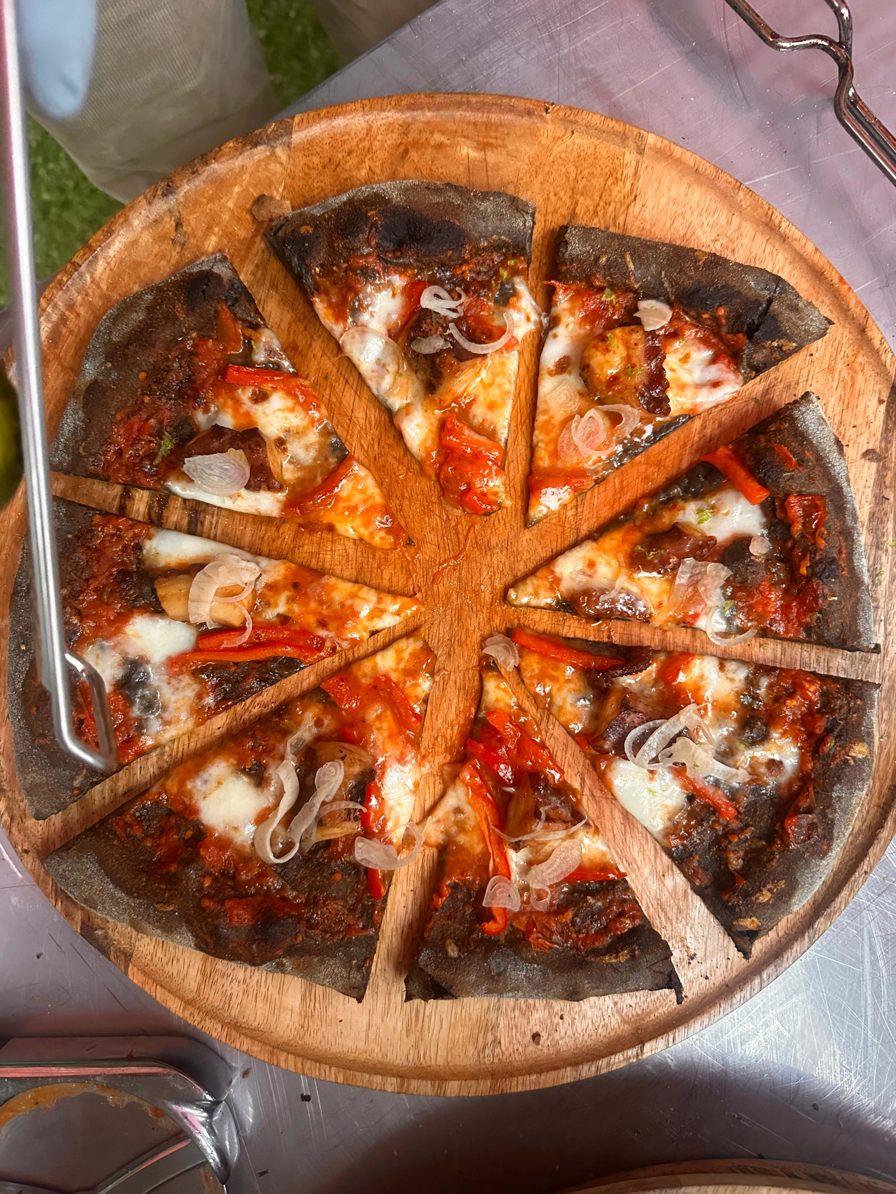 Pizza Pulpo met octopus en gegrilde paprika
