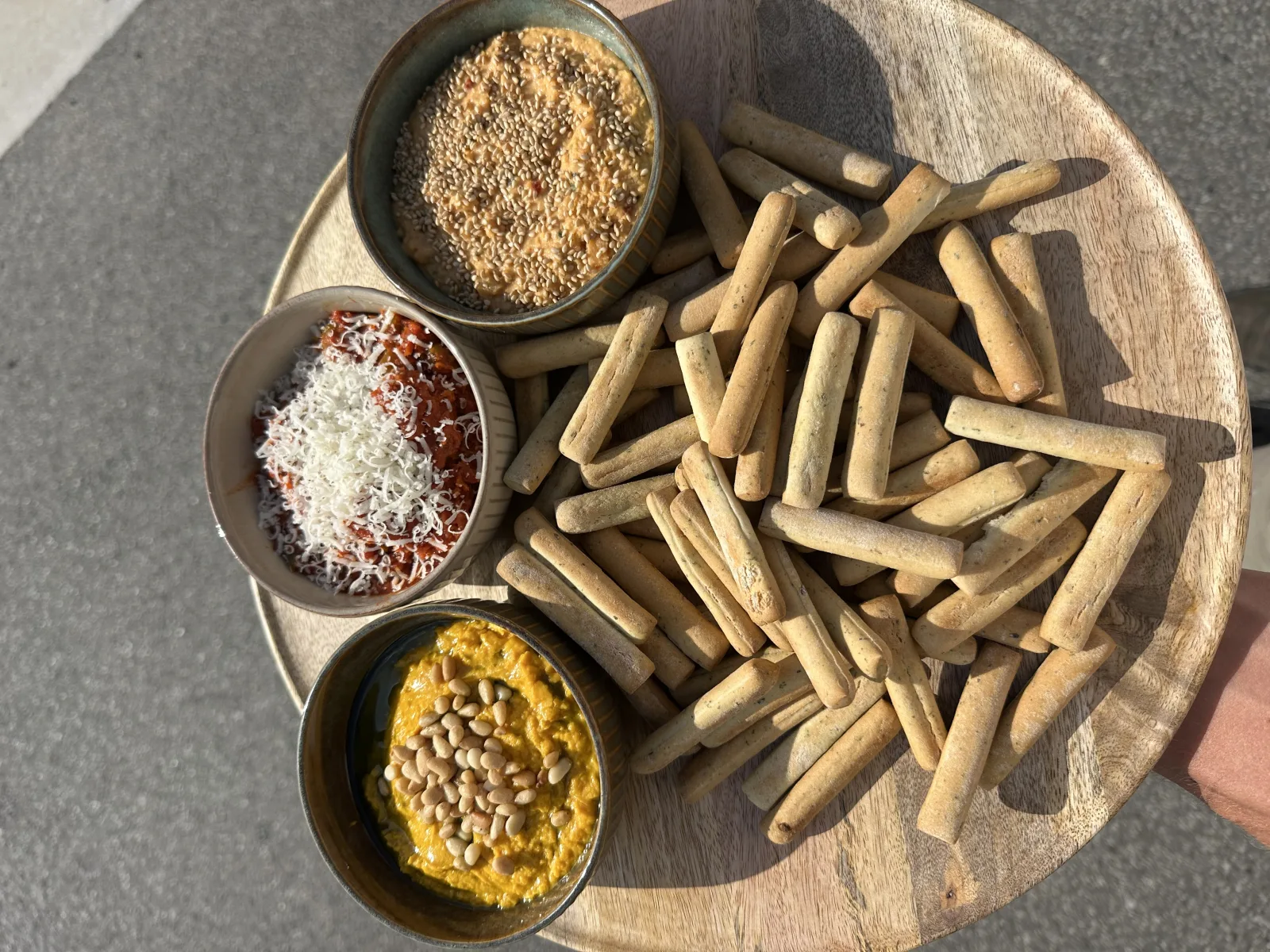 Dips & Sticks: huisgemaakte dipsauzen met broodstengels